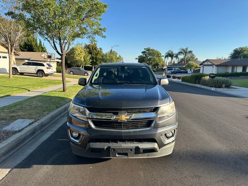 Used 2016 Chevrolet Colorado LT w/ LT Convenience Package RWD image 4