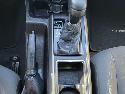 Used 2016 Toyota Tacoma SR5 image 14