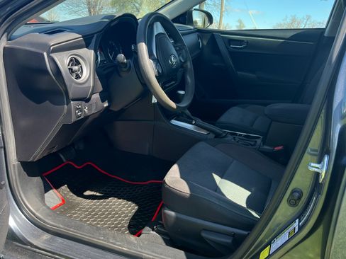 Used 2017 Toyota Corolla LE w/ Carpet Mat Package (TMS) FWD image 9