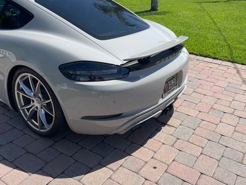 Used 2018 Porsche 718 Cayman S RWD image 5