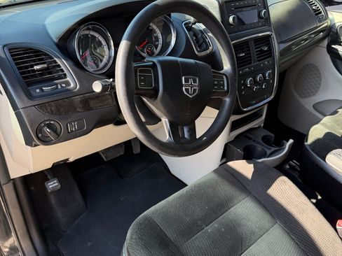 Used 2016 Dodge Grand Caravan SE w/ Quick Order Package 29E SE image 15