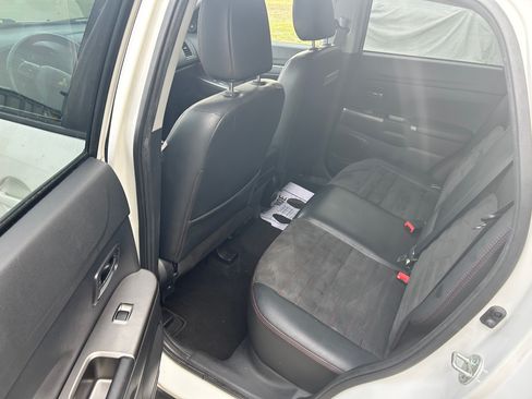 Used 2018 Mitsubishi Outlander Sport SE image 12