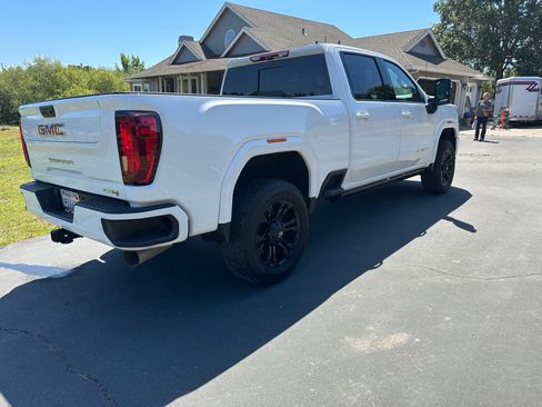 Used 2023 GMC Sierra 2500 AT4 w/ AT4 Premium Plus Package AWD/4WD image 6