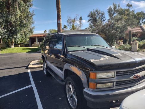 Used 1999 Chevrolet Tahoe 4WD 2-Door w/ Preferred Equipment Group image 8