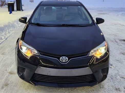 Used 2015 Toyota Corolla LE image 1