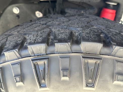 Used 2021 Ford F250 Lariat w/ Tremor Off-Road Package image 28