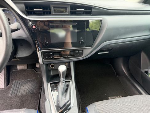 Used 2018 Toyota Corolla SE w/ Body Protection Package FWD image 13