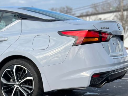 Used 2023 Nissan Altima 2.5 SR image 17
