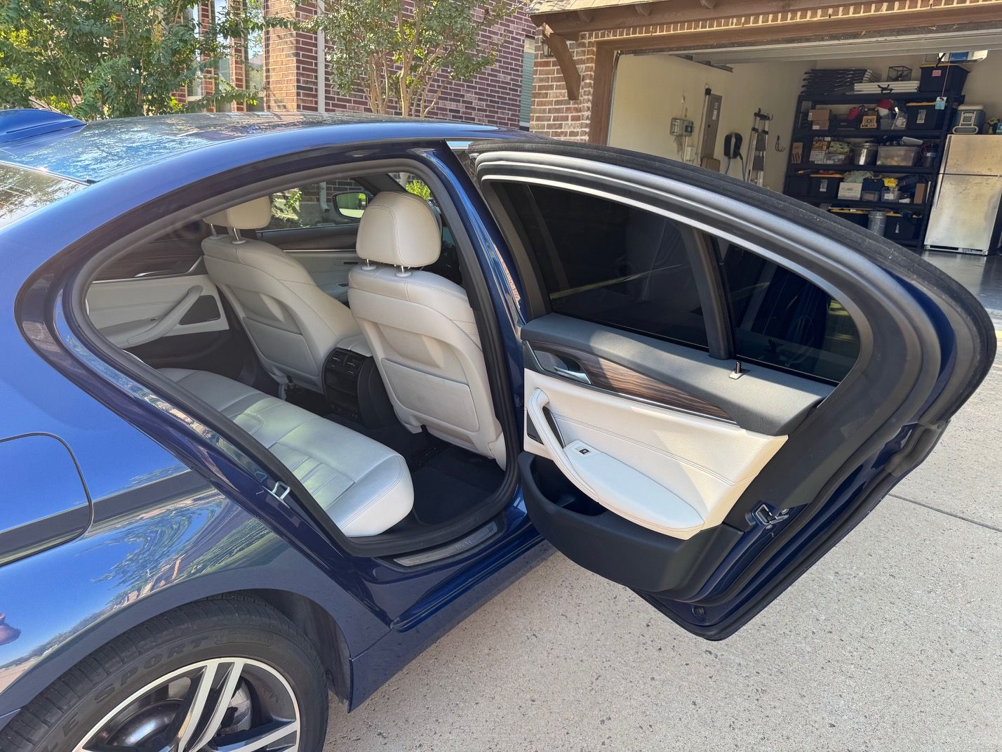 Used 2021 BMW 530e w/ Premium Package RWD image 21
