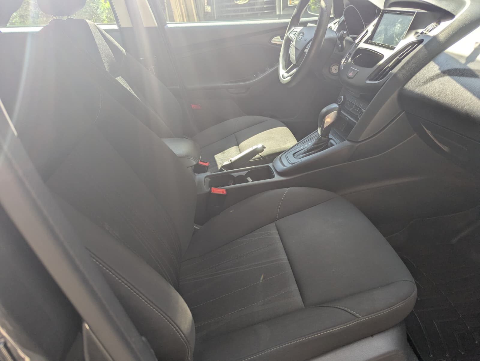 Used 2018 Ford Focus SE FWD image 11