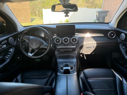 Used 2017 Mercedes-Benz GLC 300 4MATIC Coupe image 11