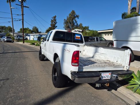 Used 2001 Ford F350 4x4 SuperCab Super Duty image 5
