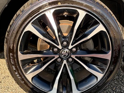 Used 2019 Toyota Corolla SE w/ SE Premium Package FWD image 21