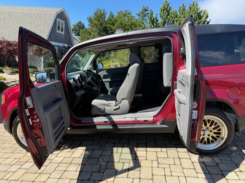 Used 2011 Honda Element EX image 19