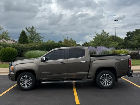 Used 2016 GMC Canyon SLT w/ Driver Alert Package AWD/4WD image 19