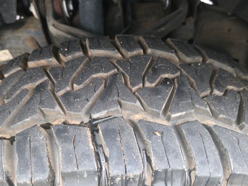 Used 2015 Chevrolet Silverado 2500 LT w/ LT Convenience Package image 9