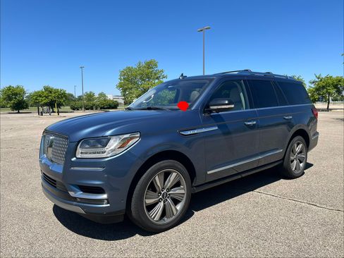 Used 2018 Lincoln Navigator Reserve w/ Technology Package AWD/4WD image 2