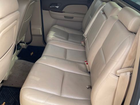 Used 2012 Chevrolet Avalanche LTZ image 9