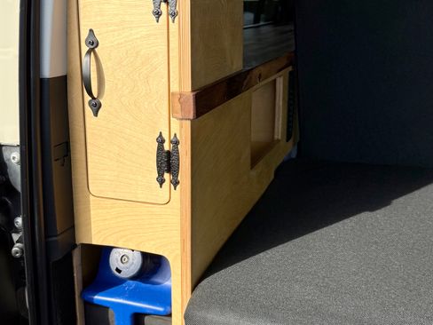 Used 2021 Mercedes-Benz Metris Passenger image 11