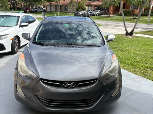 Used 2012 Hyundai Elantra Limited FWD image 4