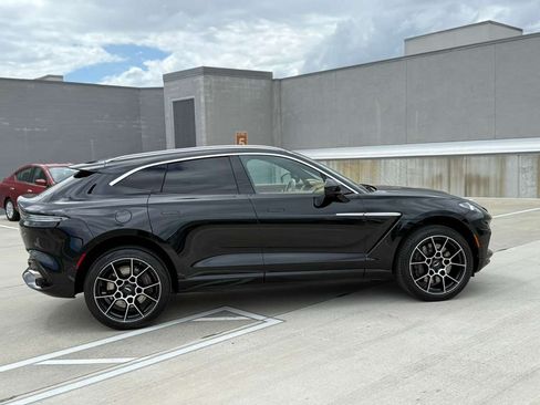 Used 2021 Aston Martin DBX image 14