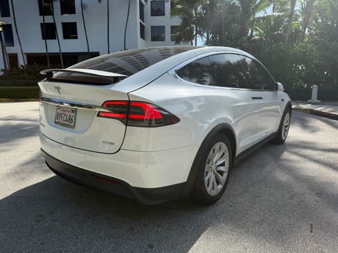 Used 2018 Tesla Model X 100D image 13