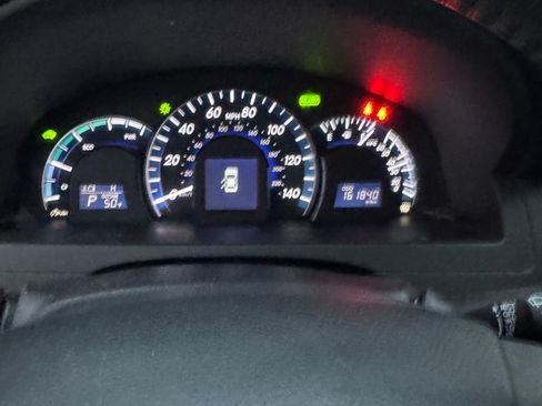 Used 2013 Toyota Camry XLE w/ Leather Pkg image 11