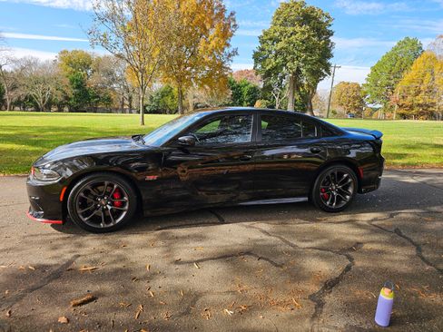 Used 2022 Dodge Charger Scat Pack image 5