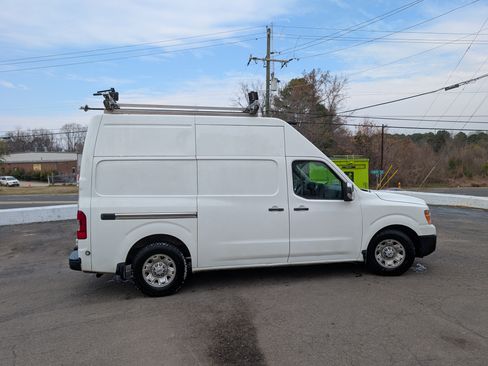 Used 2020 Nissan NV 2500 SV image 4