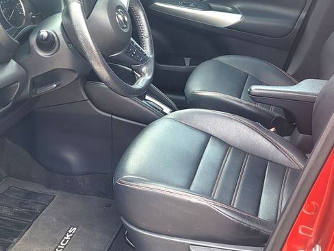 Used 2020 Nissan Kicks SR w/ SR Premium Package image 11