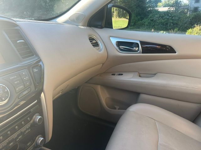 Used 2016 Nissan Pathfinder Platinum AWD/4WD image 19