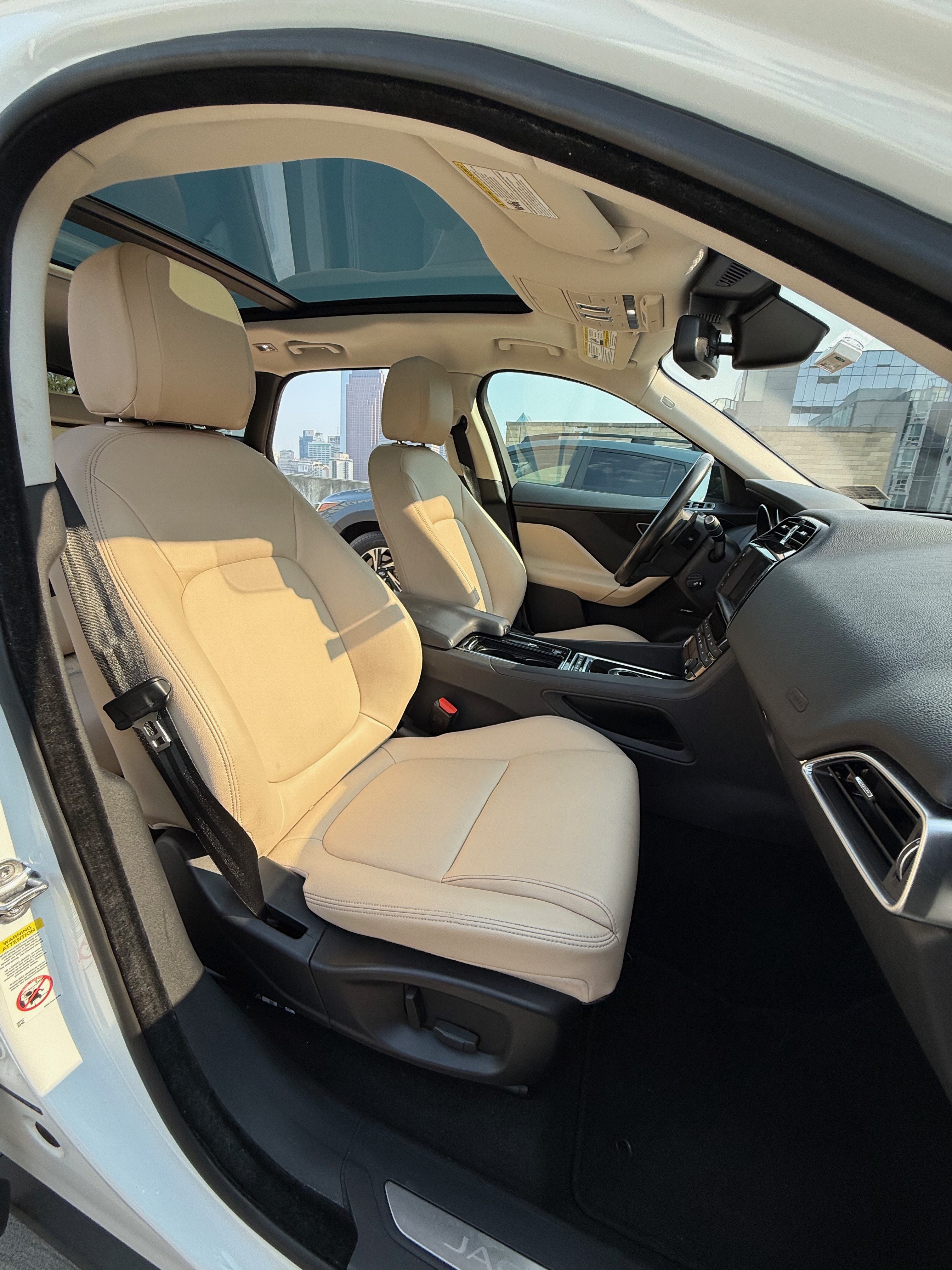 Used 2018 Jaguar F-PACE Premium AWD/4WD image 6