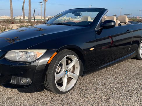 Used 2012 BMW 335i Convertible image 1