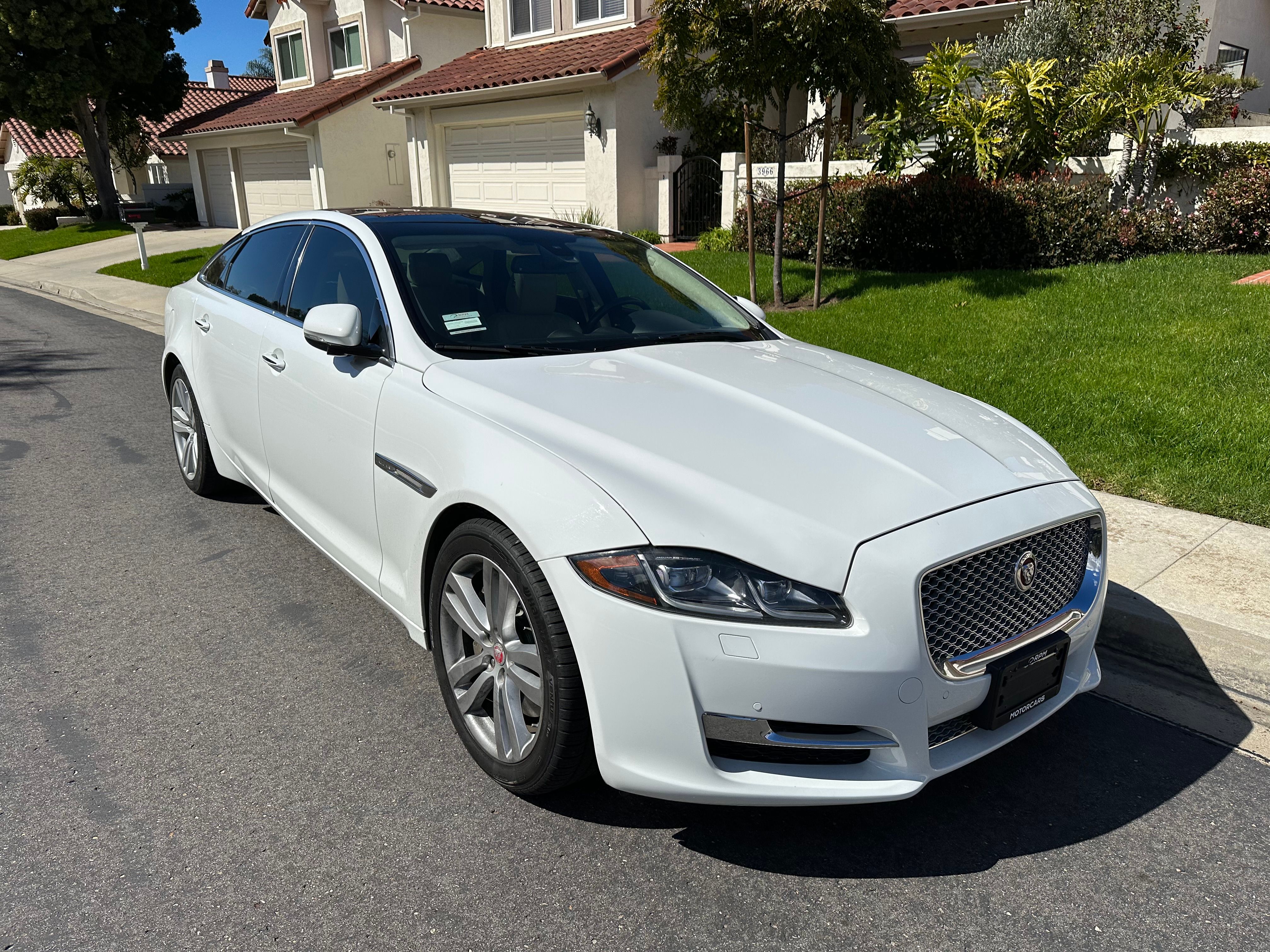 Used 2016 Jaguar XJ L Portfolio RWD image 5