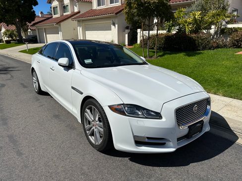 Used 2016 Jaguar XJ L Portfolio image 5