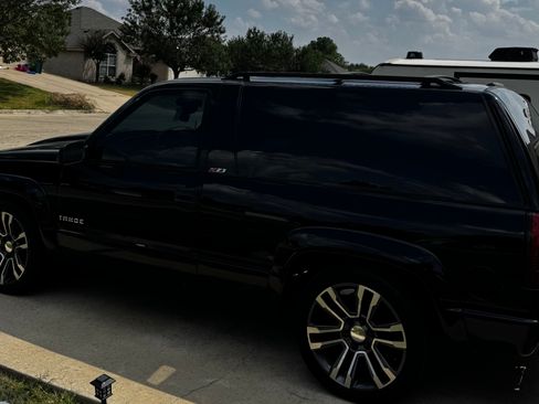 Used 1997 Chevrolet Tahoe 4WD 2-Door w/ Preferred Equipment Group 3 image 7