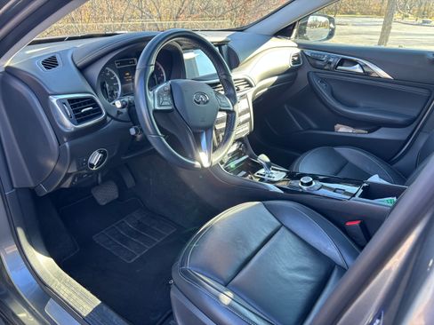 Used 2019 INFINITI QX30 Premium w/ Cargo Package image 13