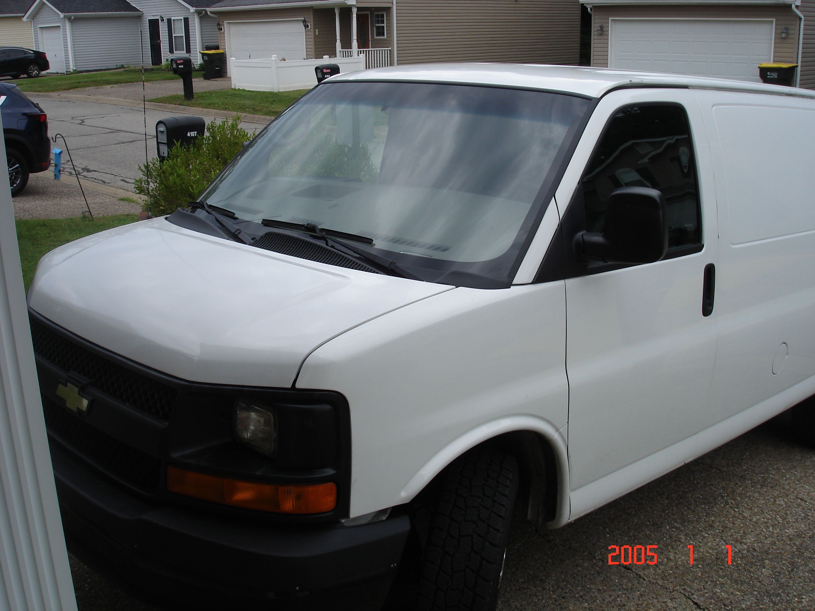 Used 2013 Chevrolet Express 2500 RWD image 12
