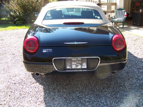 Used 2005 Ford Thunderbird RWD image 5