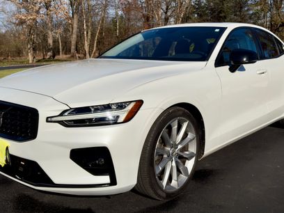 Used 2021 Volvo S60 T5 Momentum w/ Premium Package