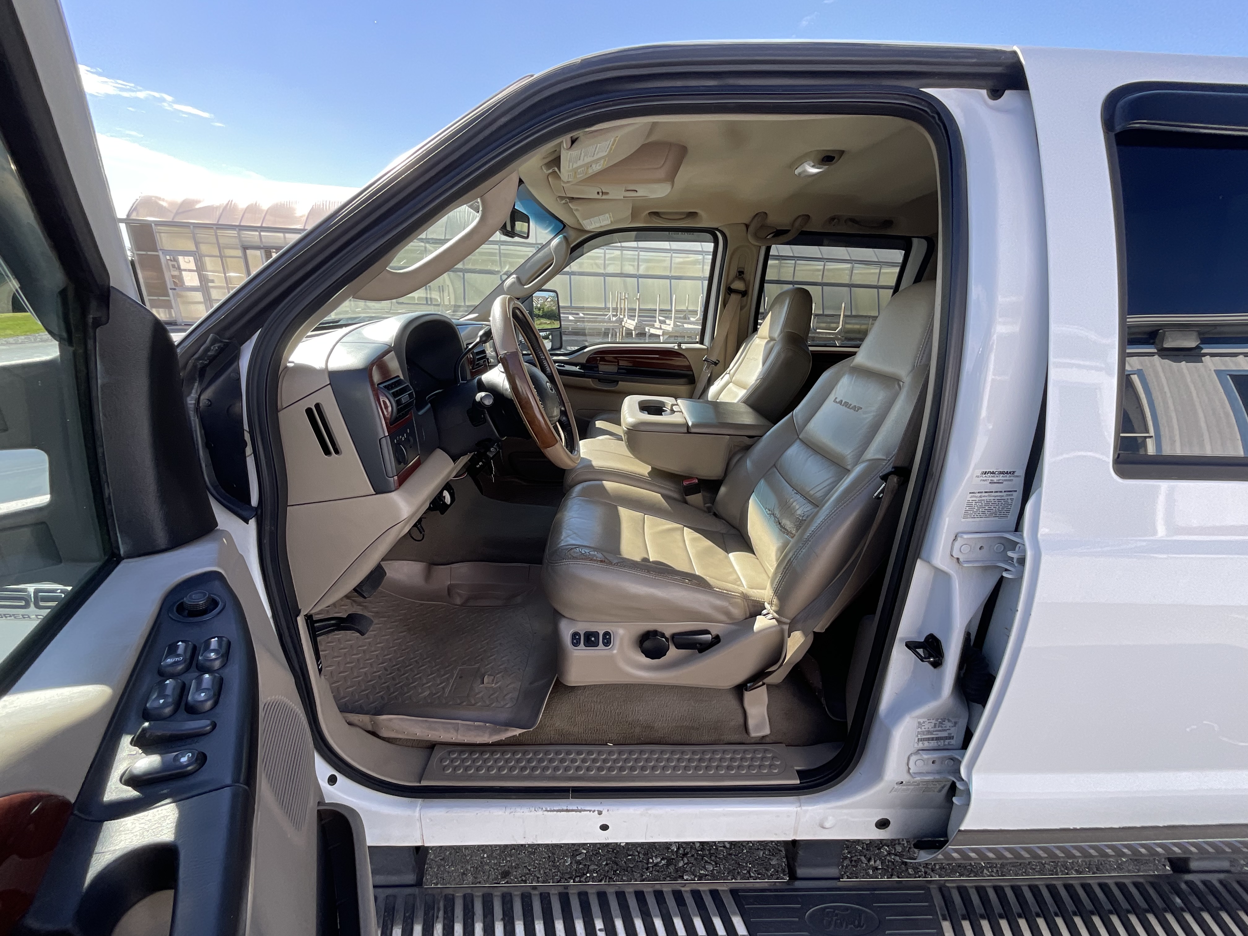 Used 2006 Ford F350 Lariat RWD image 10