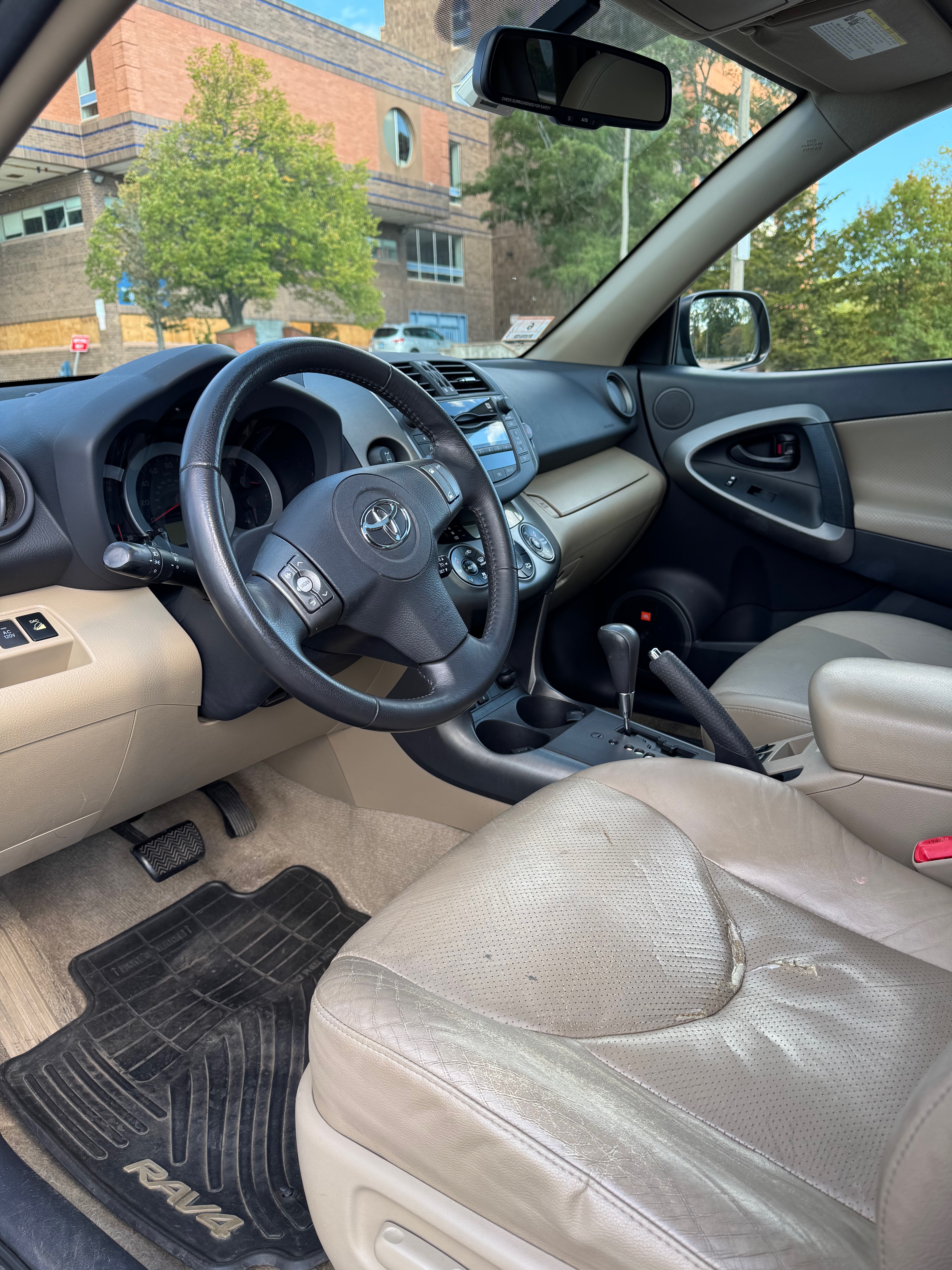 Used 2010 Toyota RAV4 Limited AWD/4WD image 13