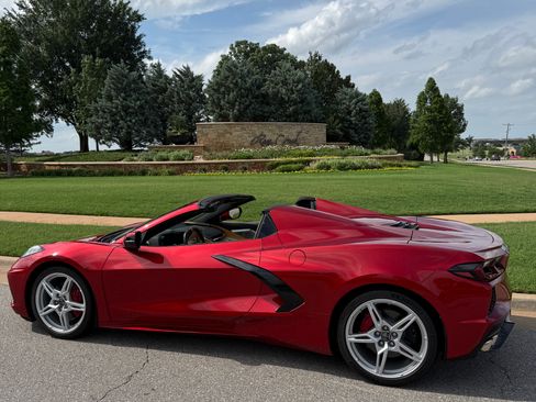 Used 2021 Chevrolet Corvette Stingray Preferred Conv w/ Battery Protection Package RWD image 2