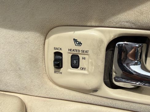 Used 1996 Lincoln Town Car Cartier image 13