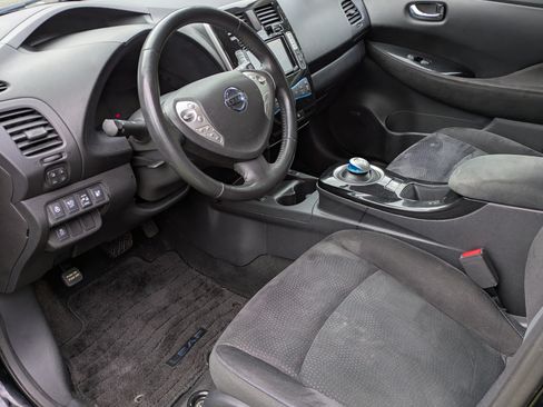 Used 2016 Nissan Leaf SV w/ Premium Package FWD image 11