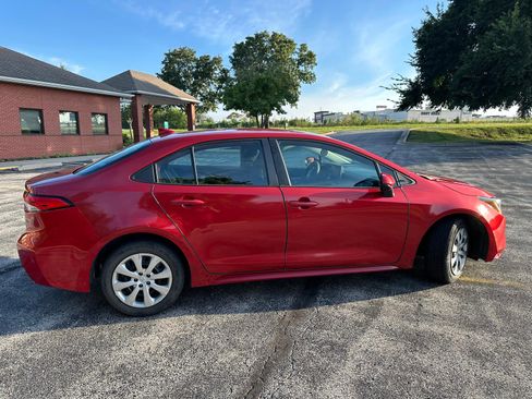 Used 2021 Toyota Corolla LE FWD image 5