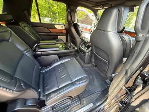 Used 2019 Lincoln Navigator L Reserve w/ Cargo Package AWD/4WD image 13