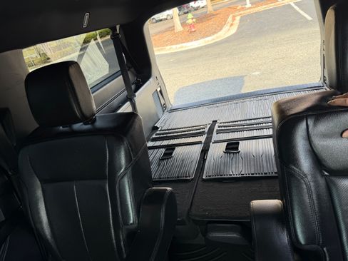 Used 2021 Ford Expedition Max XLT image 27