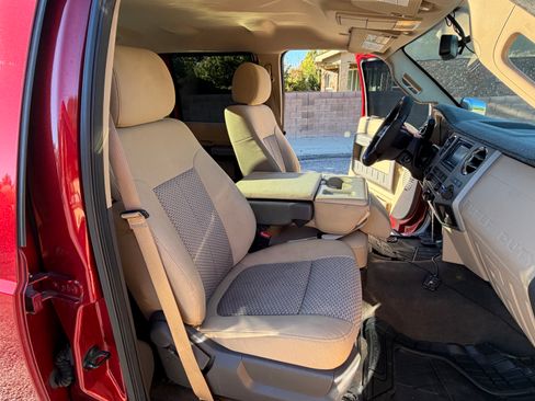 Used 2016 Ford F250 XLT w/ XLT Premium Package image 13