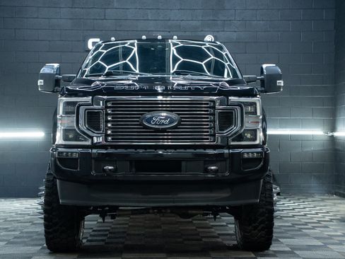 Used 2022 Ford F350 Platinum image 2